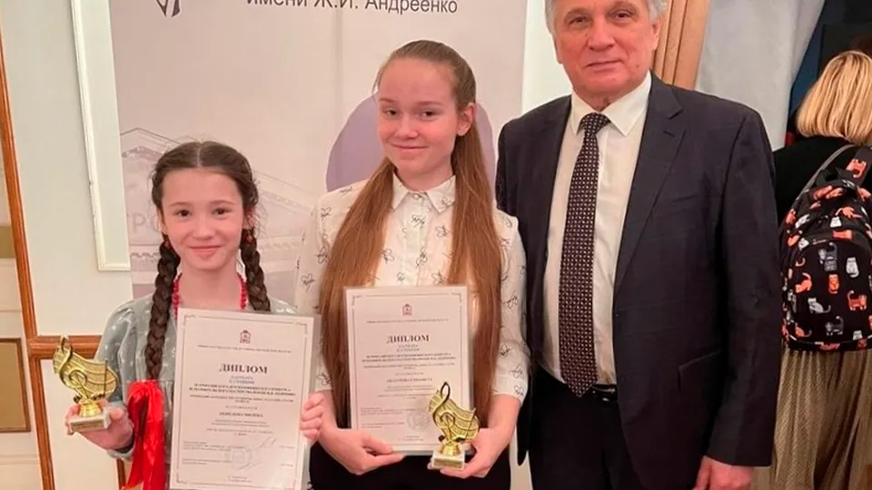 Милена Нефедова (слева). Фото: Детская школа искусств им. А.С. Голубкиной