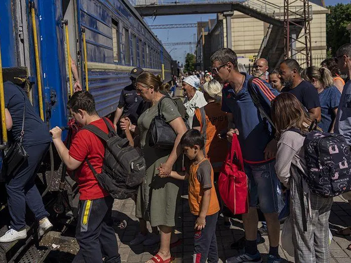 Реальной возможности эвакуировать три млн человек у киевских властей нет — мнение политолога