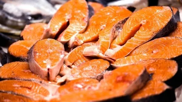 Врачи назвали закуски, которые можно употреблять перед сном