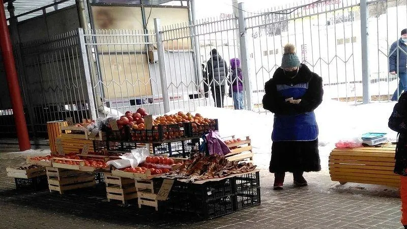 Нелегальная торговля на обновленной ж/д станции возмутила жителей Королева