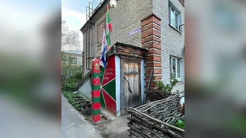 Жители Жуковского обнаружили у дома пограничный столб