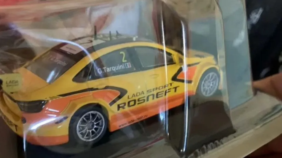 Фото: городская доска объявлений