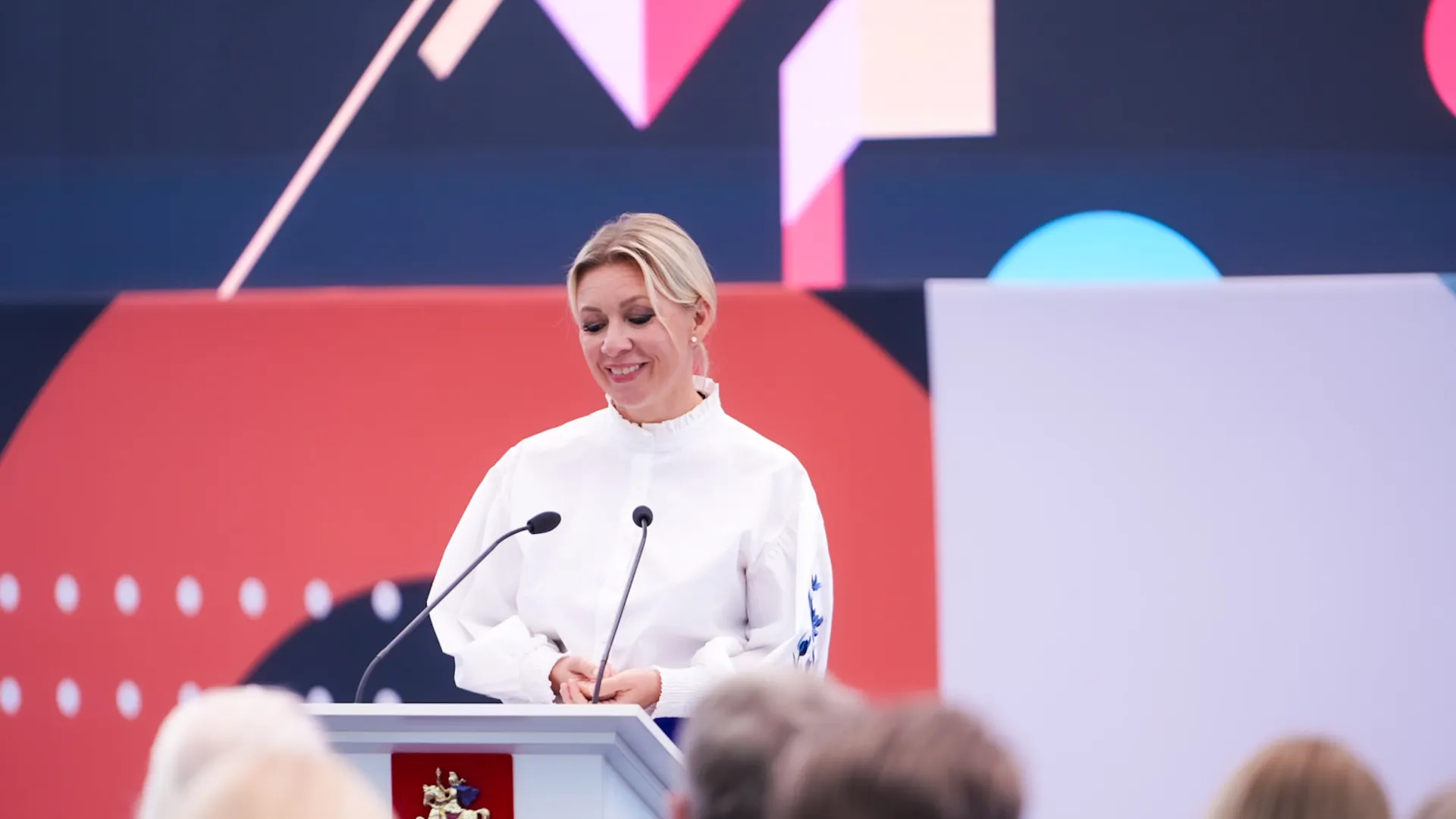 Захарова опровергла слухи о соглашениях по Украине: Вашингтон не выходил на контакт по официальным каналам