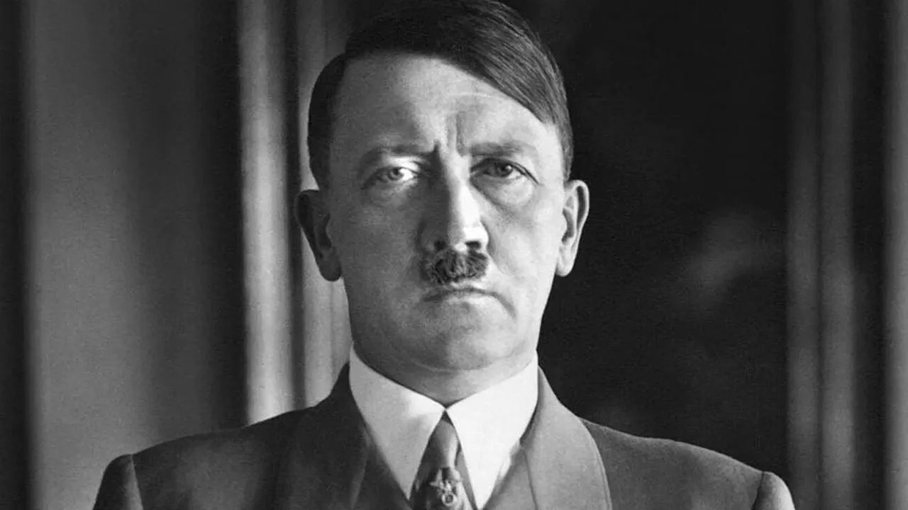 сommons.wikimedia/Heinrich Hoffmann (https://en.wikipedia.org/wiki/en:Heinrich_Hoffmann_(photographer))