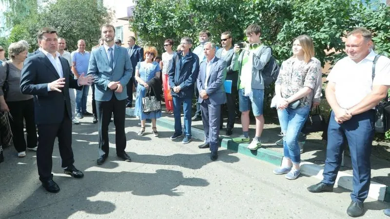 Подъезды и дворы приводим в порядок: губернатор рассказал о работах по благоустройству