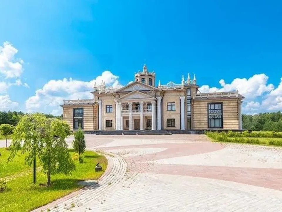 Фото: городская доска объявлений