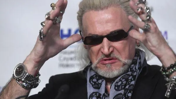 Джигурда, напившись отвара, впал в транс прямо во время пресс-конференции