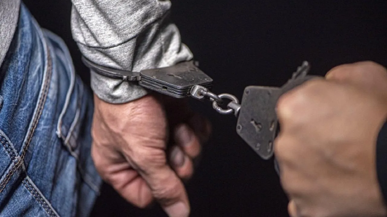 Подозреваемого в краже часов стоимостью более полумиллиона рублей задержали в Химках