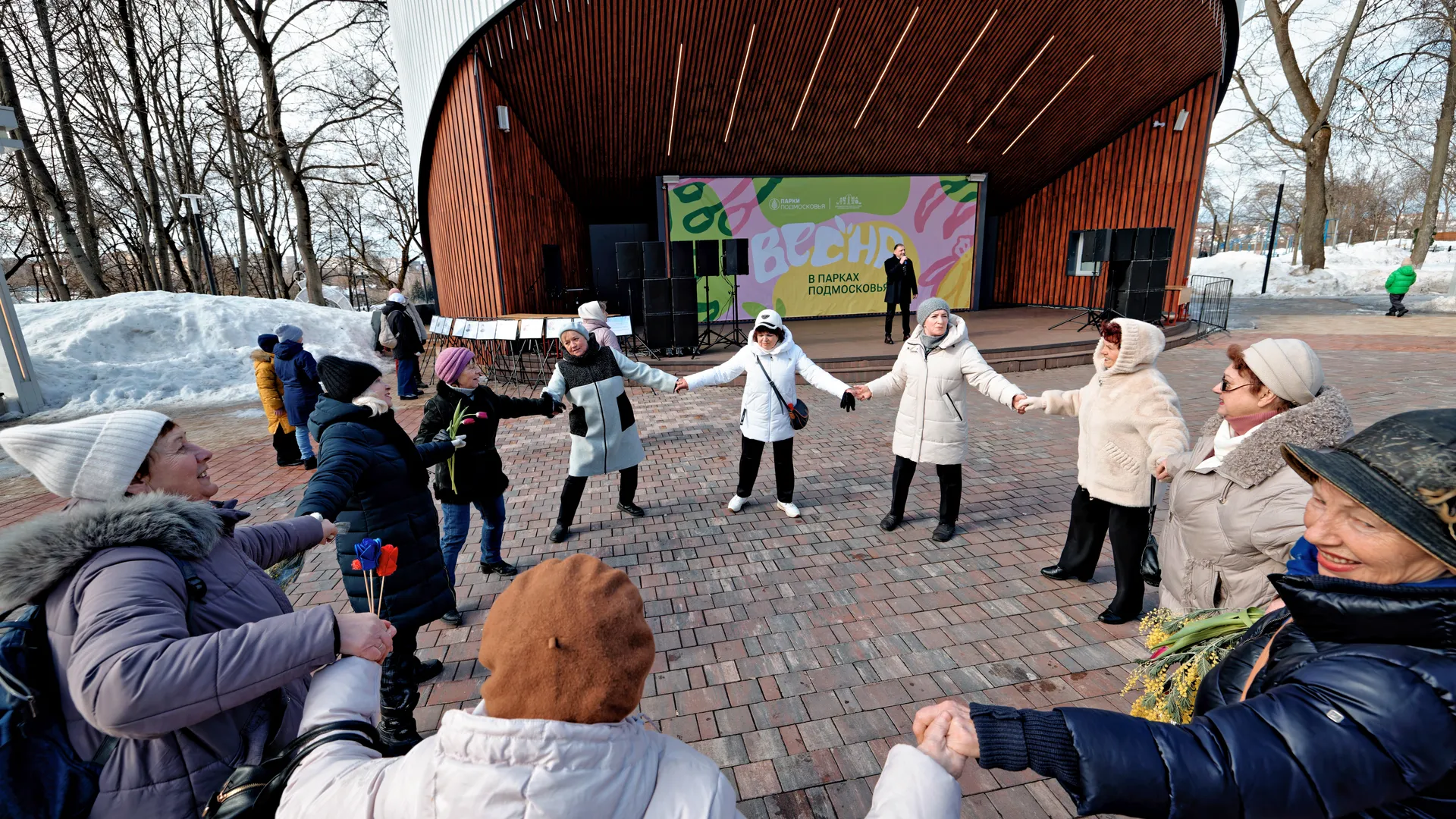 Фестиваль «Весна, цветы и комплименты» к празднику 8 Марта в парке имени В. Талалихина в Подольске