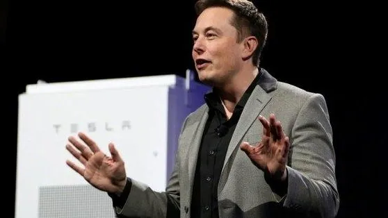 twitter.com/elonmusk