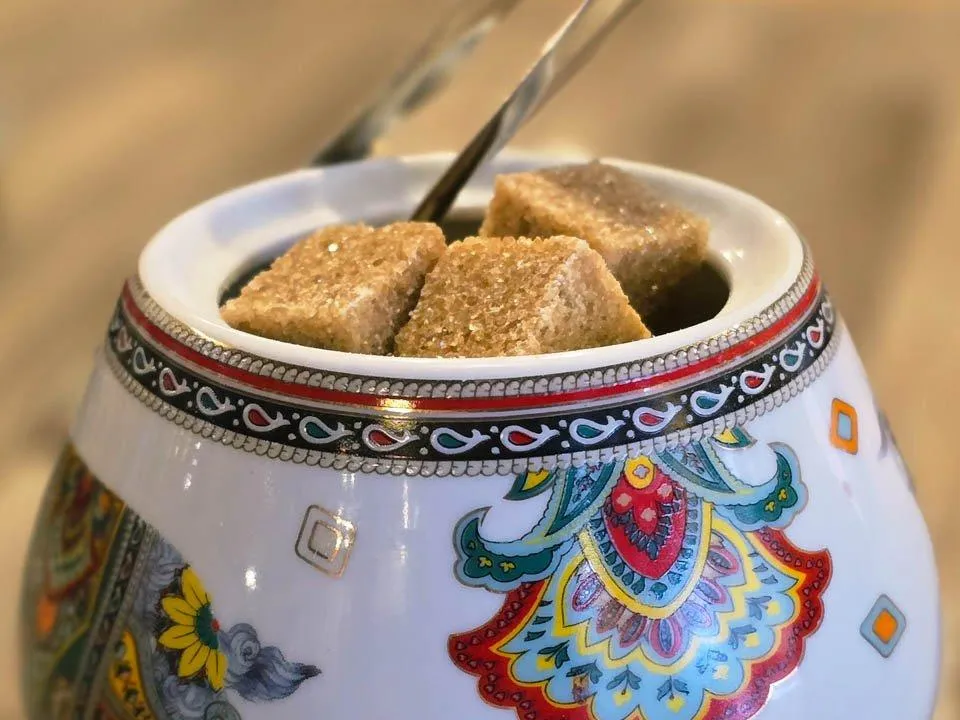 Врачи развеяли миф о пользе тростникового сахара: почему он ничем не лучше белого