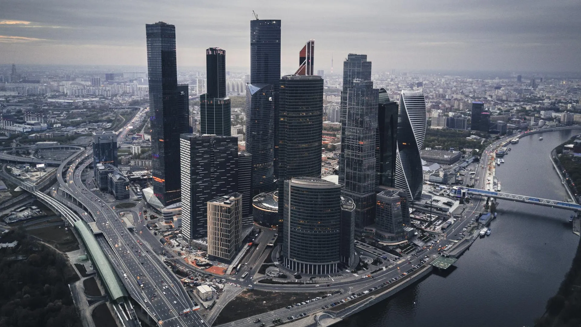 Количество дорогих квартир для аренды в Москве сократилось больше чем на 60%