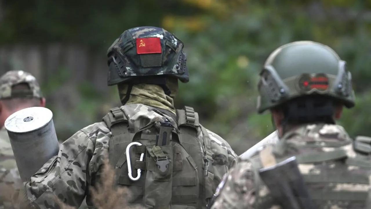 На душе стало тепло: боец СВО получил неожиданный «привет из прошлого»