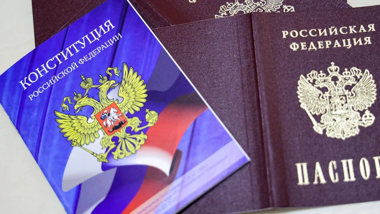 «Должны знать, что их близких ожидает нищета»: в Госдуме в День Конституции раскрыли, как победить коррупцию в РФ