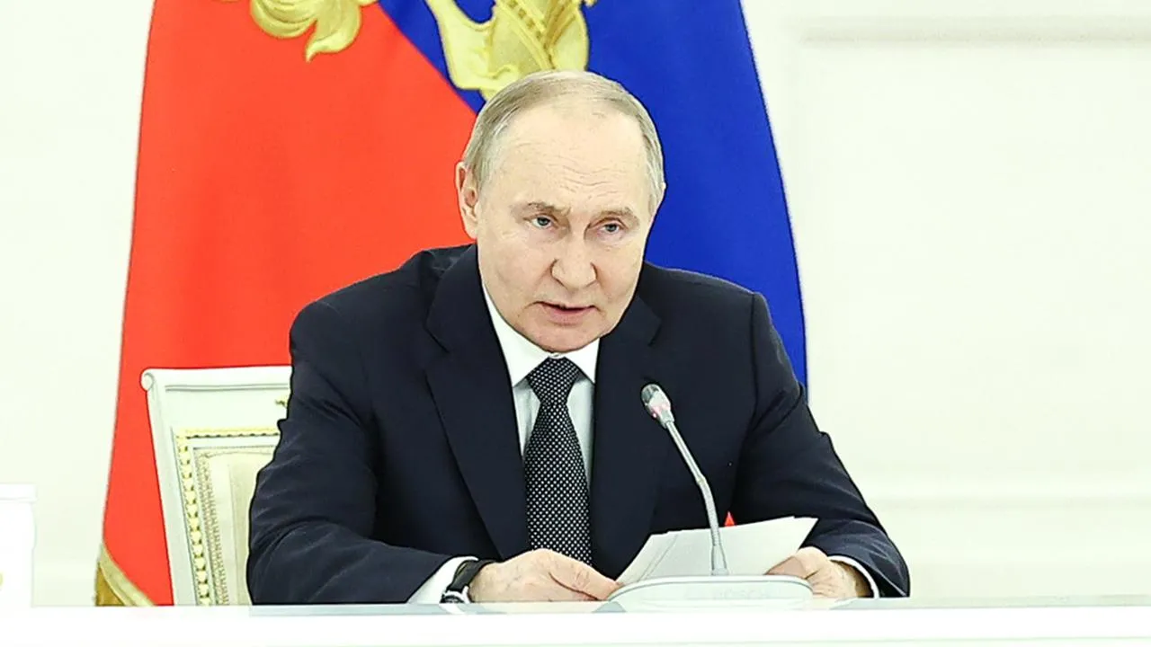 Путин поздравил Алиева с днем рождения и обсудил двусторонние отношения