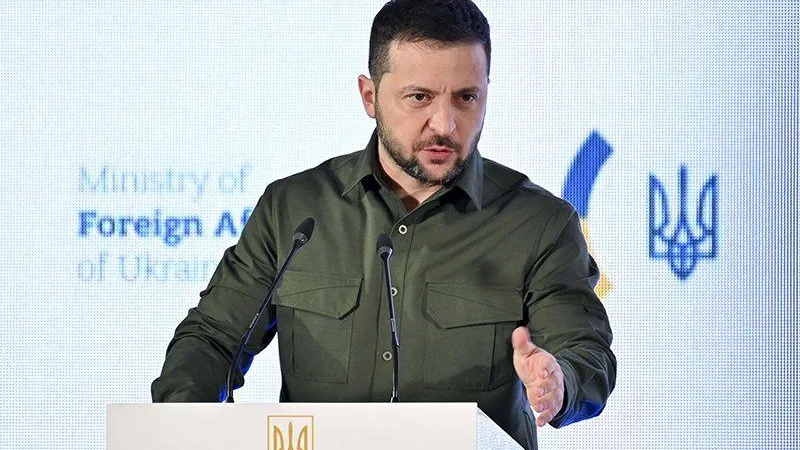 Политолог считает, что Зеленский продолжит назначать на высокие должности странных людей ради внимания