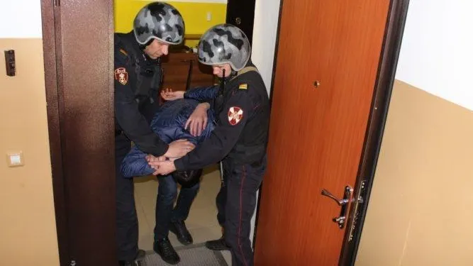 В Башкирии задержали дебошира, который угрожал жене ножом