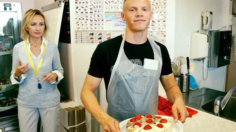 Как благотворители помогают подросткам из детских домов Подмосковья найти работу