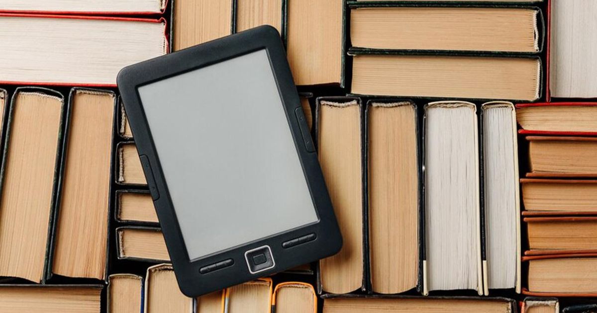 Бумага или планшет: названы плюсы и минусы обычных и электронных книг