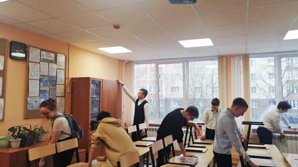 Фото: t.me/SCHOOLBIOPARTY