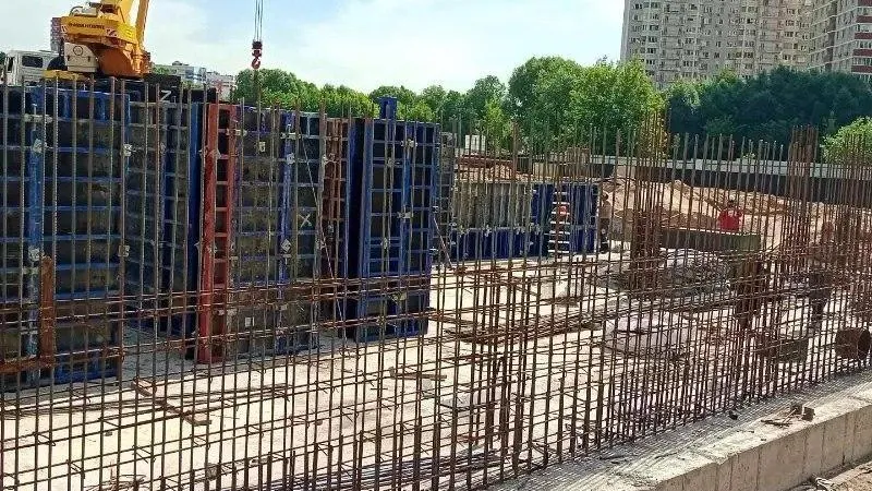 Устройство фундамента будущего образовательного комплекса началось в Котельниках