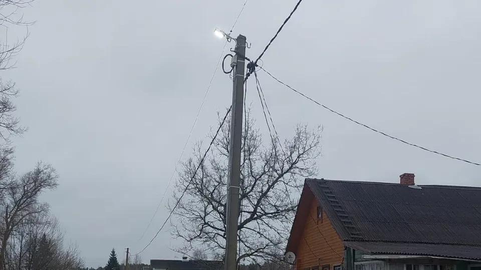 Уличный фонарь в деревне Марково. Фото: администрация м.о. Лотошино
