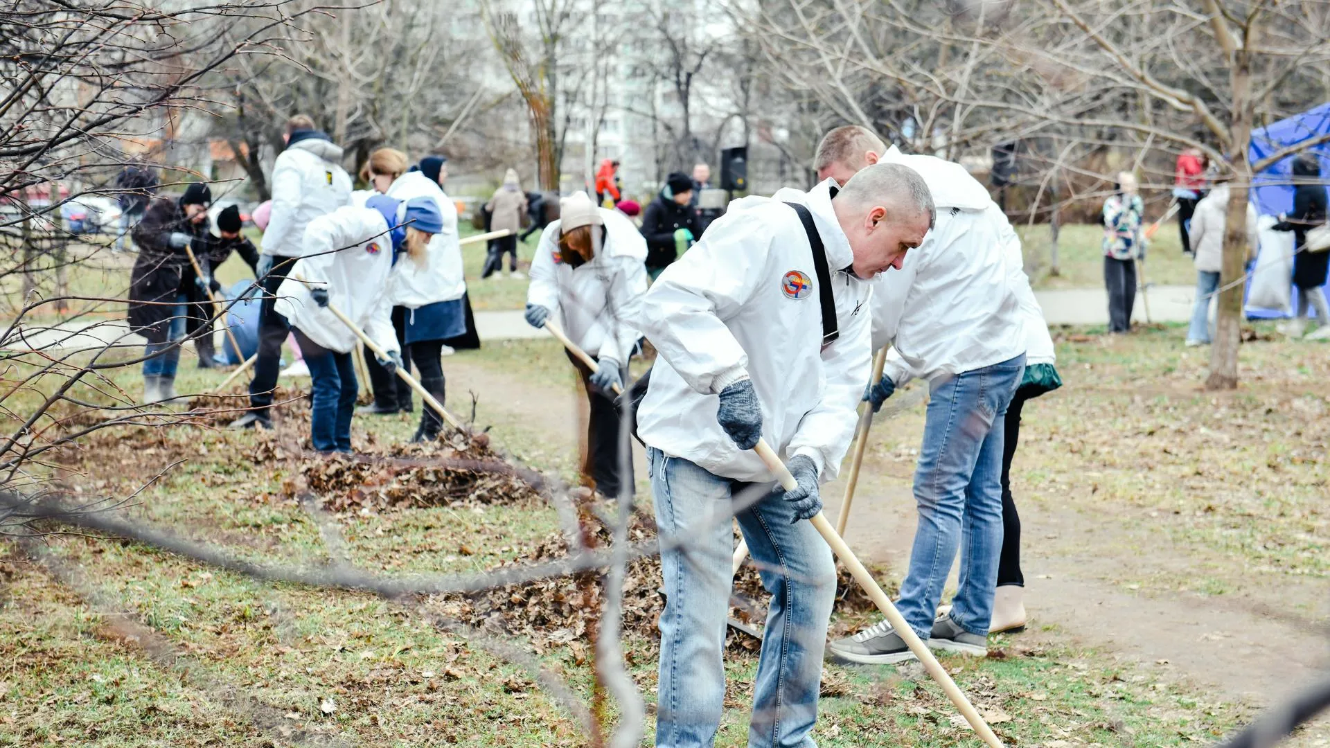 В подмосковных Химках прошли городские субботники