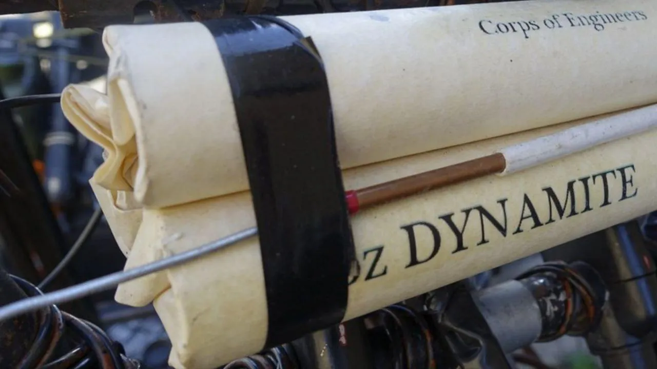 Взрыв внедорожника на юго-западе Москвы осуществили с применением тротила