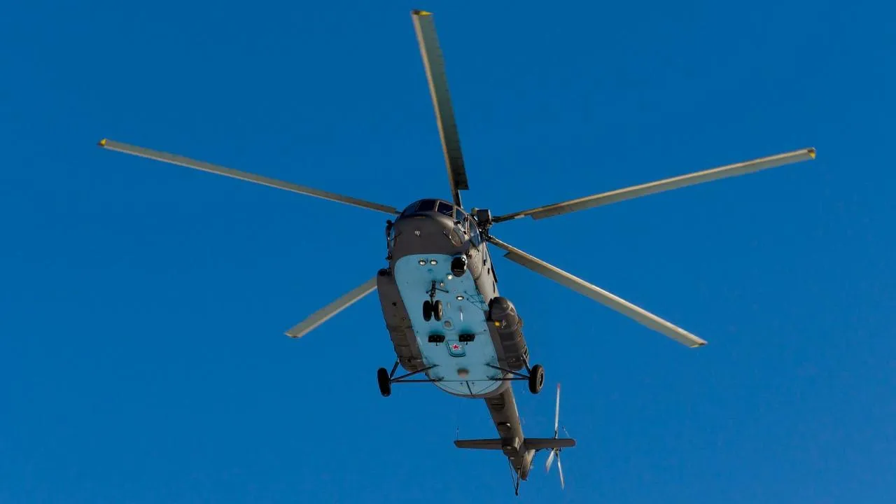 Ми-8 с 22 пассажирами на борту совершил аварийную посадку на Чукотке