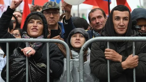 Около 20 тысяч человек приняли участие в митинге на проспекте Сахарова в Москве