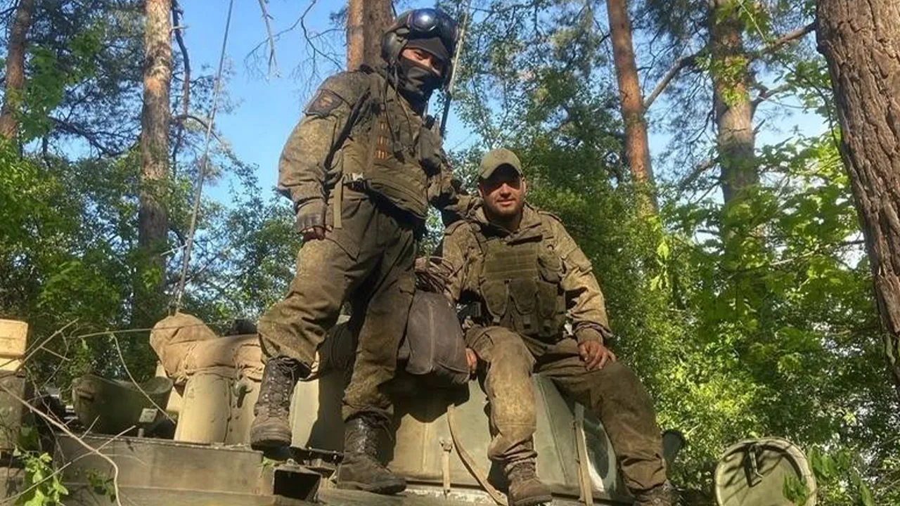 «Просил выслать по СМС молитвы»: боец СВО прикрыл собой двух товарищей