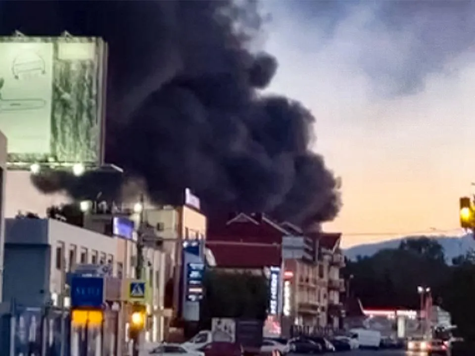 «Задымление было»: очевидцы рассказали о взрыве на нефтебазе в Сочи