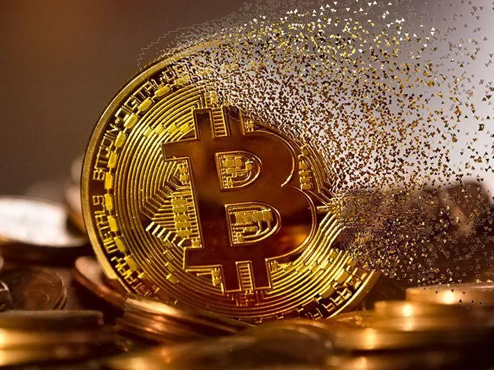 Финансист объяснил, почему снова рухнул биткоин
