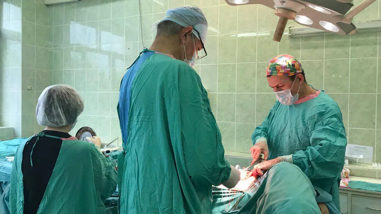 Подмосковные врачи удалили из живота пациента четырехкилограммовую опухоль
