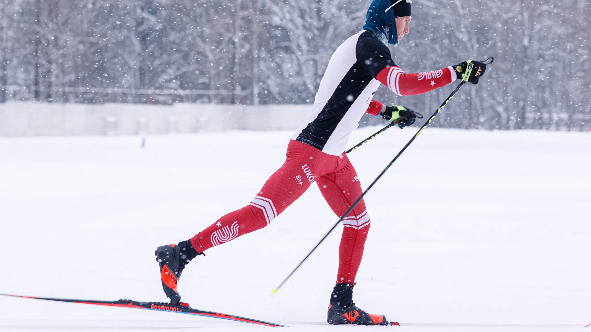 Истра. Лыжник Александр Большунов. Тренировка