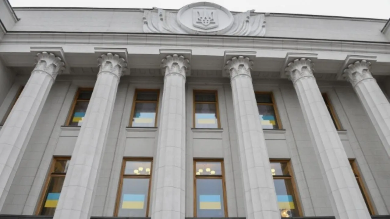 Украинская Рада пообещала усилить мобилизацию из-за потерь на передовой