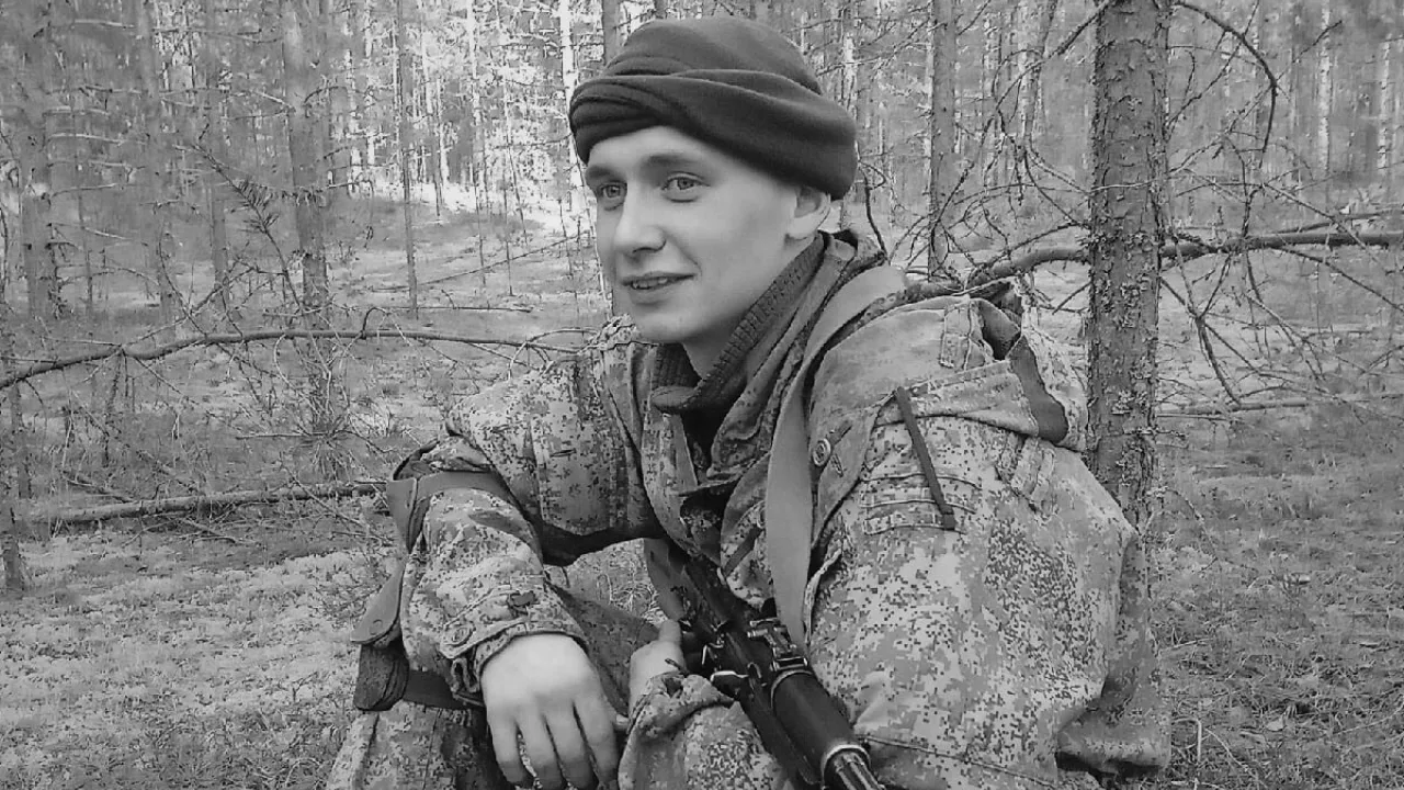 «Будешь просить, чтобы замолчал»: разведчик СВО хотел рассказать маме о работе, но погиб при неясных обстоятельствах