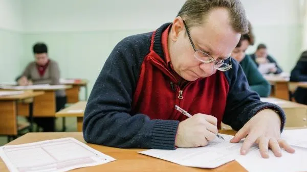 Подмосковные родители смогут сдать ЕГЭ вместе с Джеффом Монсоном и Денисом Майдановым
