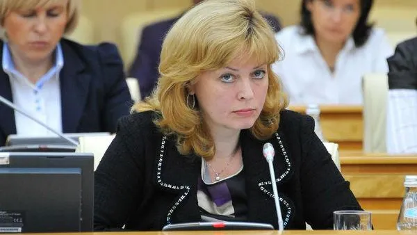 Почти 4 тыс чел потеряли статус госчиновника в МО – Смирнова