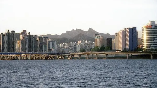 В Южной Корее из-за наводнений погибли 9 человек