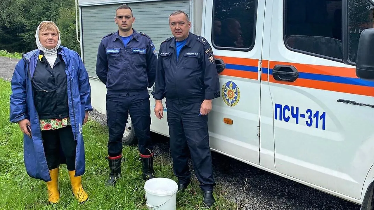 В Подмосковье спасли заблудившихся грибников