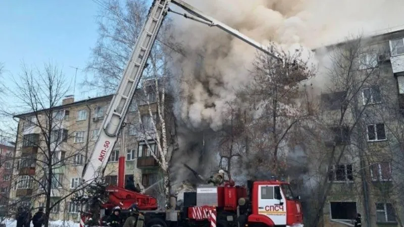Мужчина погиб при пожаре в многоэтажке Выборгского района Петербурга