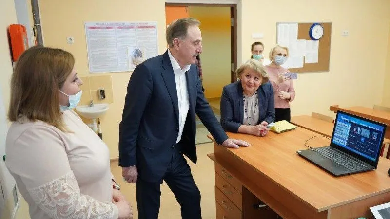 Организацию дистанционных уроков в одной из школ проверили в Люберцах