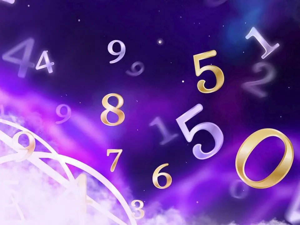 «Вселенная взяла в работу»: нумеролог рассказала, что означают повторяющиеся цифры