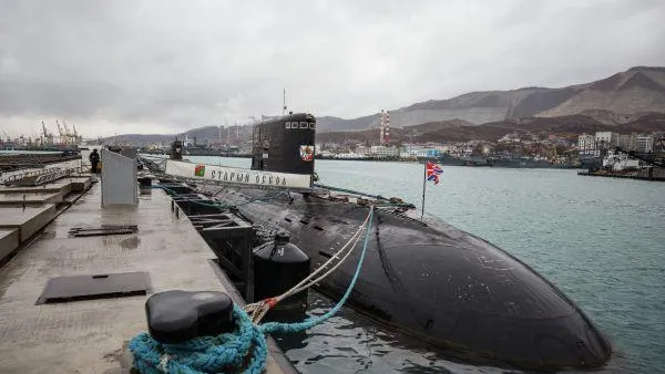 Подлодка «Старый Оскол» отработала глубоководное погружение