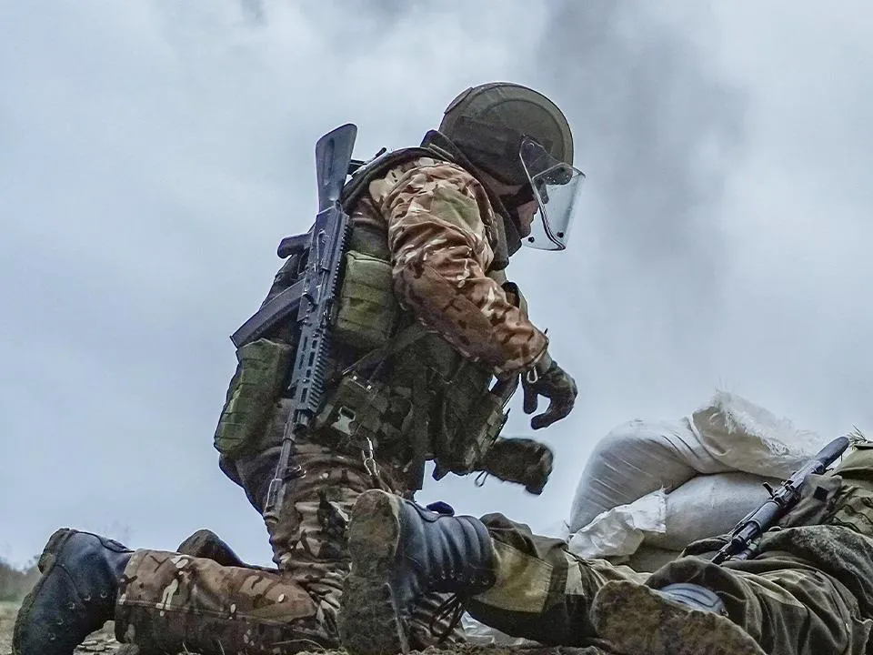 «Нас ждали еще двое»: за один день боец СВО вынес троих раненых к пункту эвакуации