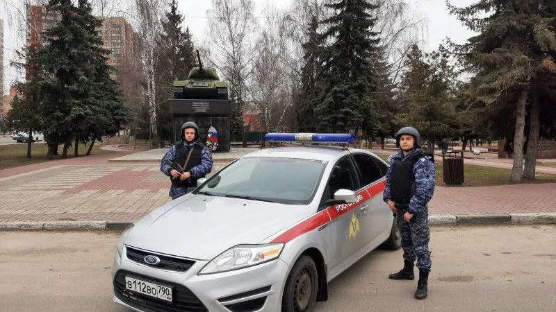 Сотрудники Росгвардии задержали в Подмосковье двоих преступников, находившихся в розыске