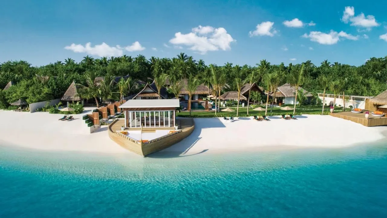 Депутат от партии Зеленского позволил себе отдых на Мальдивах