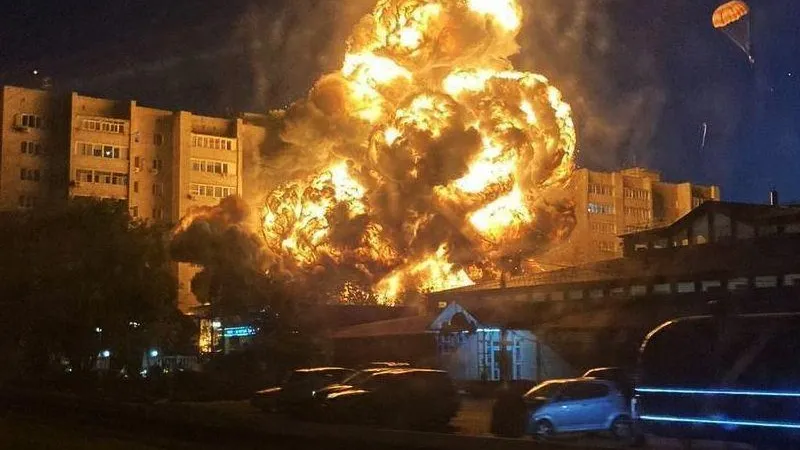 В Ейске после падения самолета пострадало 15 квартир