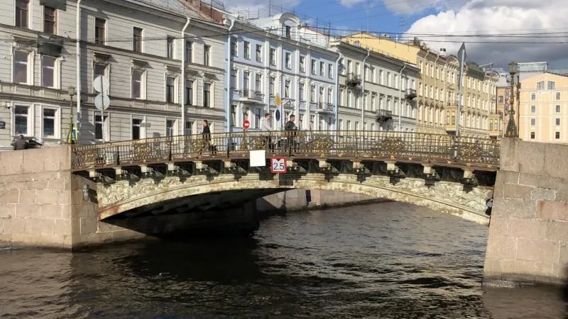В Петербурге решили закрыть на капремонт Конюшенный мост